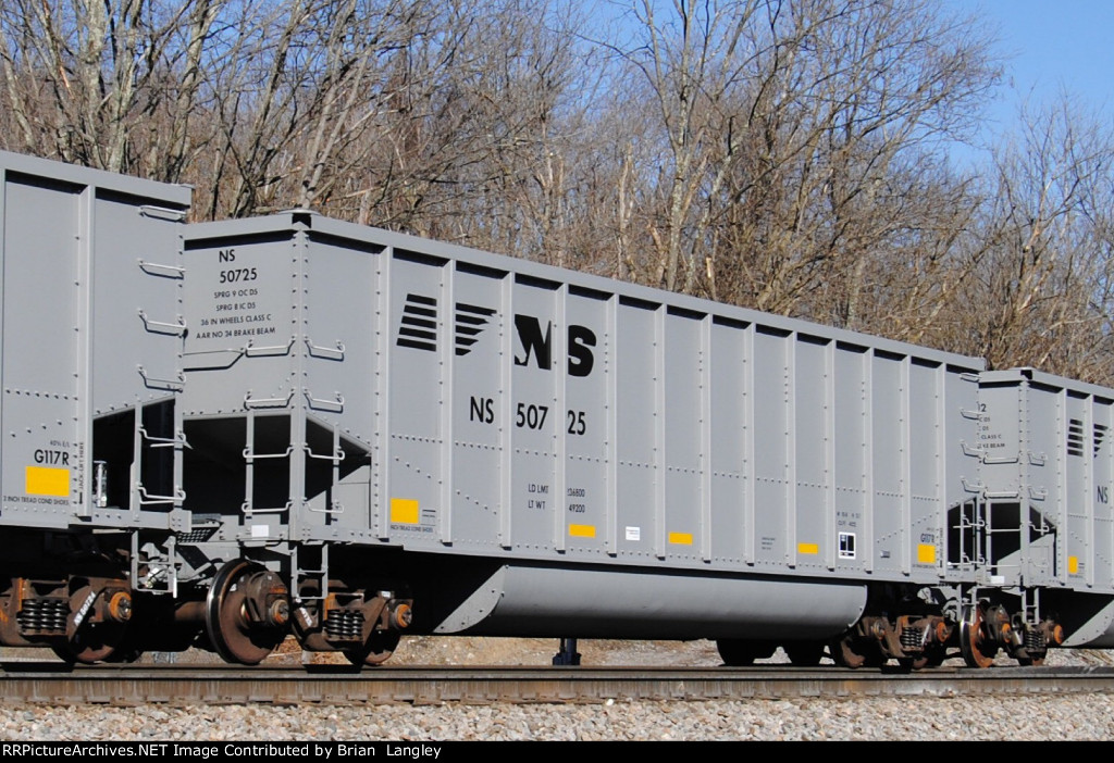 50725